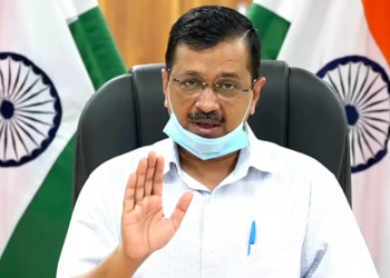 Kejriwal-gives-30000-oxymeters