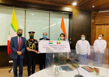 India-COAS-General-Navarane-gives-over-3000-vials-of-Remdesivir-to-Myanmar