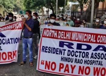 MCD transfers senior docs of Hindu Rao plan to join protests