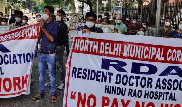 MCD transfers senior docs of Hindu Rao plan to join protests