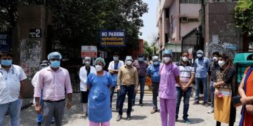 Kasturba Hospital doctors protest against unpaid salaries