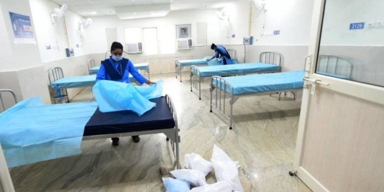 Hospitals with more than 100 beds will be turned into COVID-19 vaccination centers in Noida