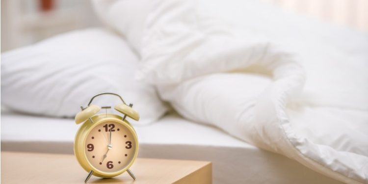 Shifting your sleep pattern by one hour cuts depression risk by double digits: