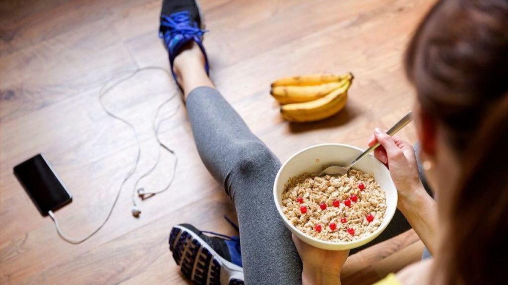 Eat Breakfast Before Hitting The Gym If You Want To Burn More Carbs: Study