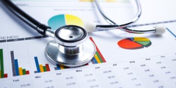 The-Benefits-and-Challenges-of-Data-and-Analytics-in-Healthcare-Daily
